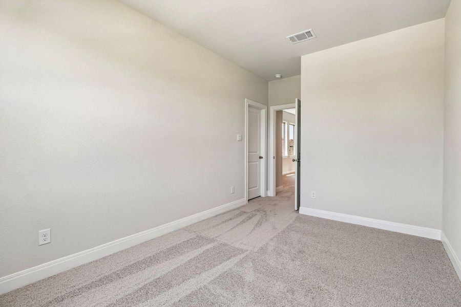 Spacious, unfurnished interior of a new home in 6 Creeks, Kyle (Image 35). Spacious, unfurnished interior of a new home in 6 Creeks, Kyle (Image 35).