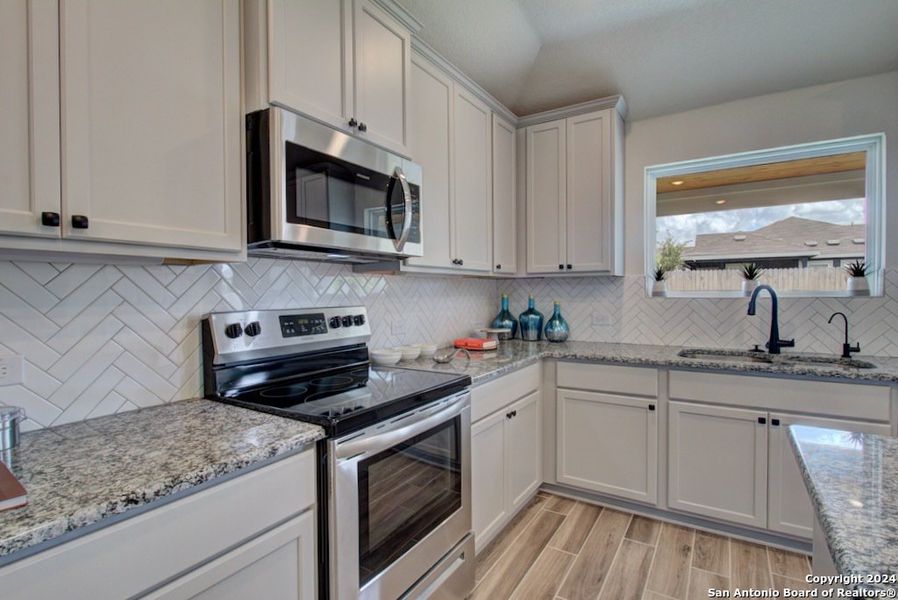 Furnished interior view inside a new home in Casinas at Gruene, New Braunfels (Image 17).