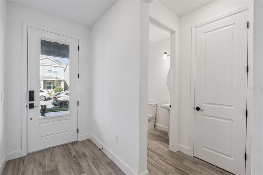 Spacious, unfurnished interior of a new home in , Winter Garden (Image 26).