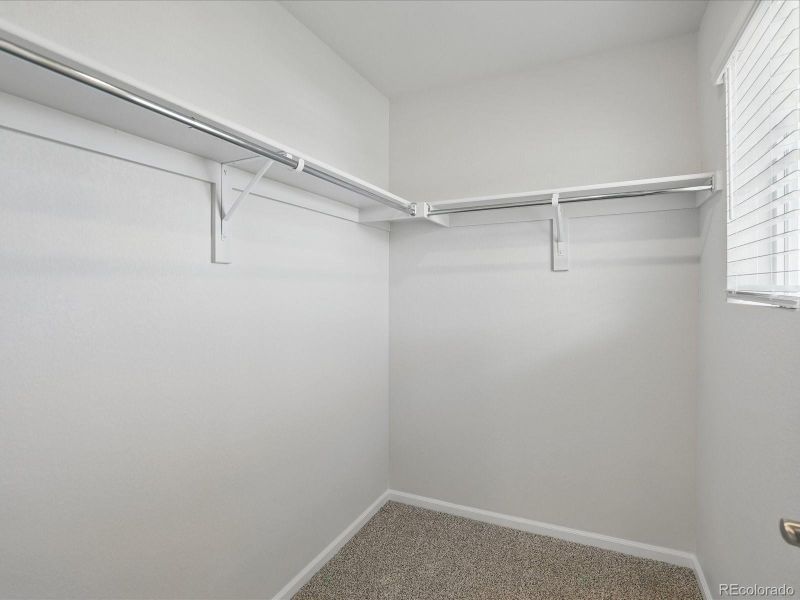 Spacious, unfurnished interior of a new home in Three Hills, Morrison (Image 14).