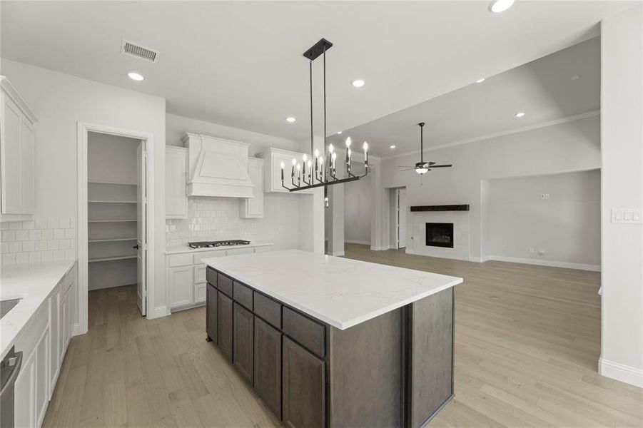 13. 2207 Morris - Kitchen (2) 13. 2207 Morris - Kitchen (2)