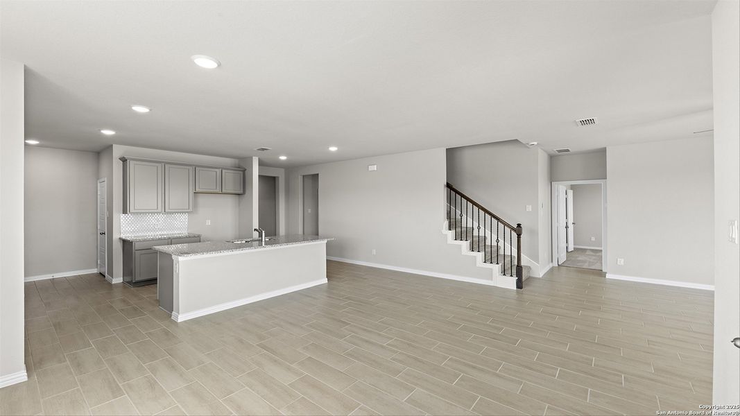 Image 23 of a home in Vista Ridge.