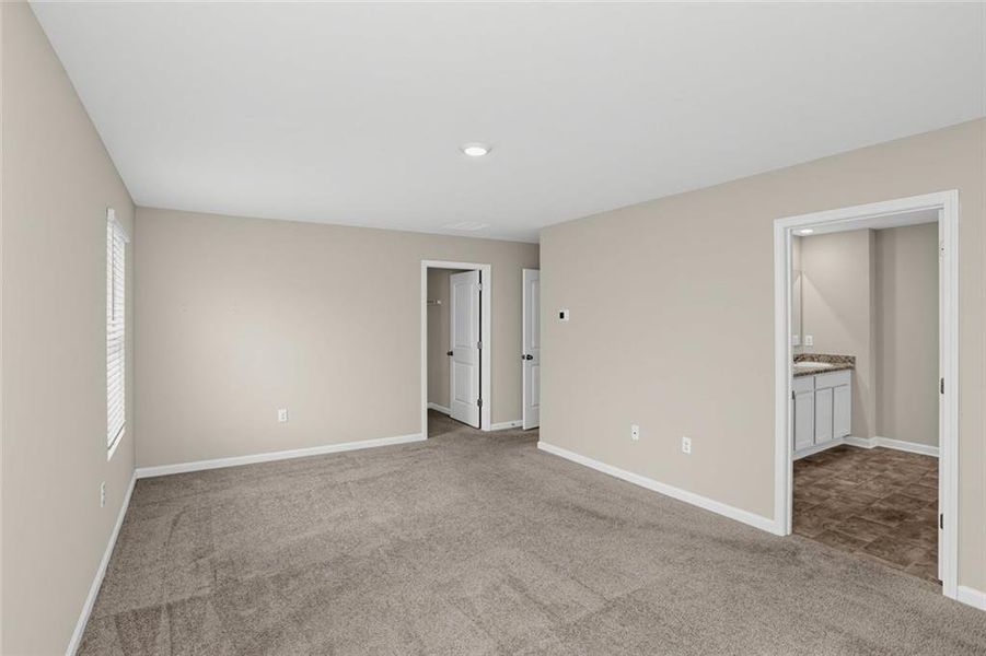 Spacious, unfurnished interior of a new home in Etowah Preserve, Dawsonville (Image 22).