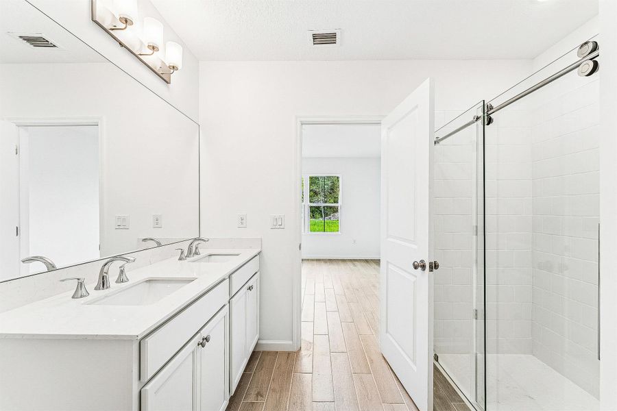 Spacious, unfurnished interior of a new home in , Port St. Lucie (Image 23).