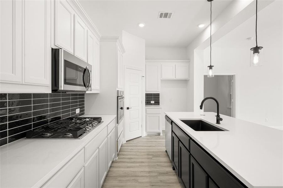 4324 Knight- Kitchen-3