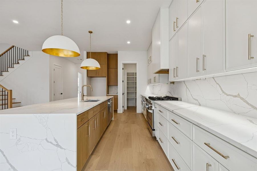 Furnished interior view inside a new home in , Farmers Branch (Image 5).
