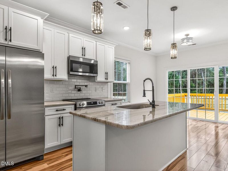 017-1280x960-kitchen