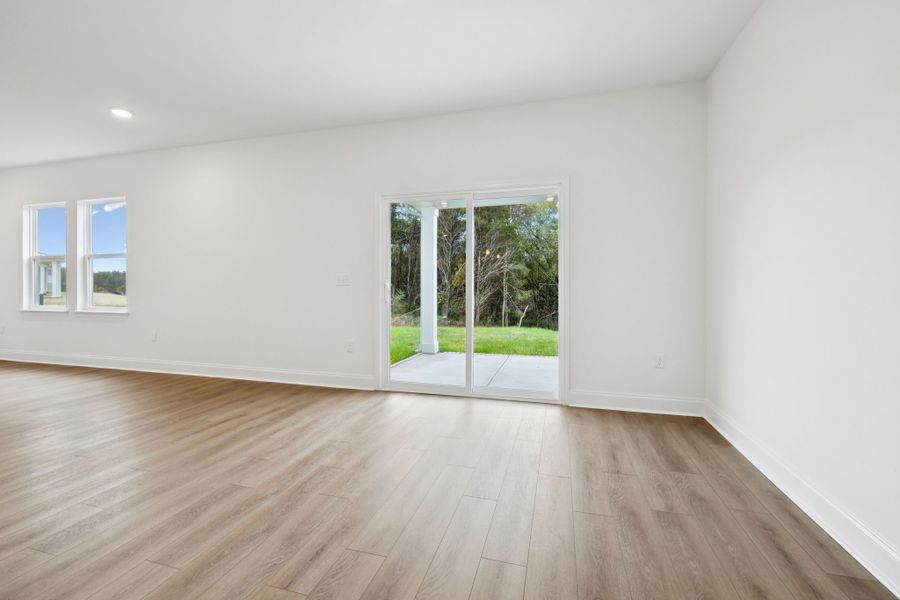 Representative unfurnished interior of a home built from the Montgomery by Ashton Woods in Cades Bluff, Lebanon (Image 12).