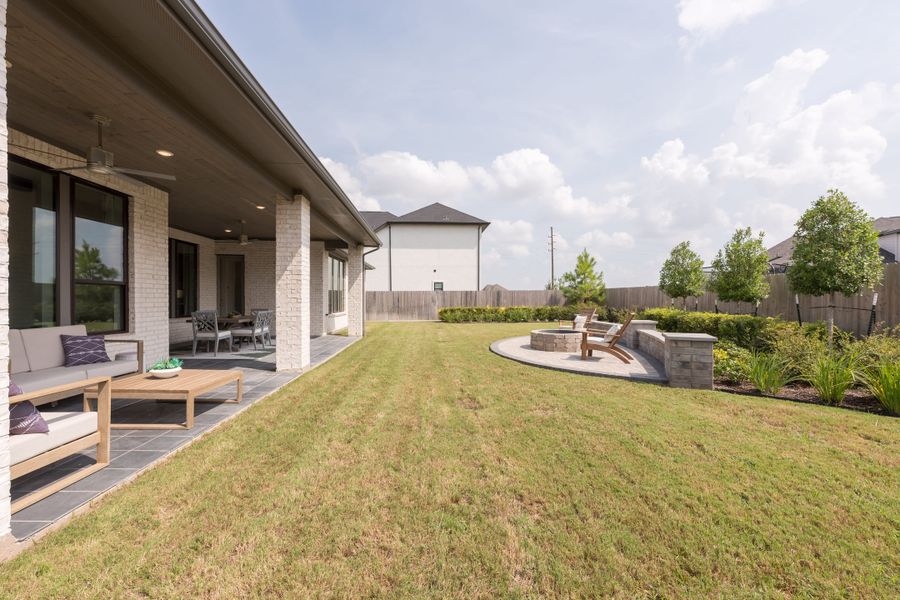 Representative exterior details of a home built from the Bogata by Tri Pointe Homes in Harvest Green, Richmond (Image 31).