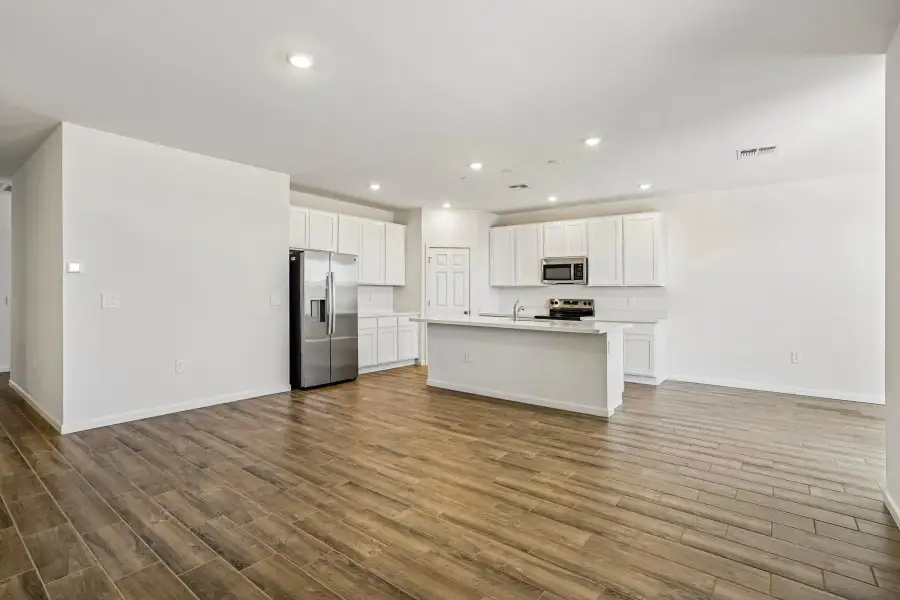 Representative images and renderings are for illustrative purposes. Actual structural options and design finishes of home may vary.