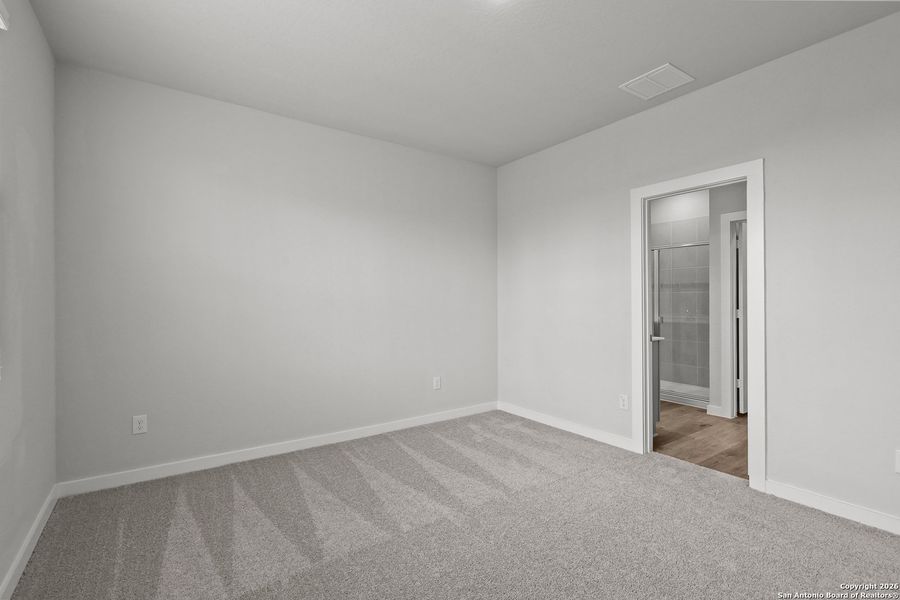 Spacious, unfurnished interior of a new home in Summerlin, San Antonio (Image 14).