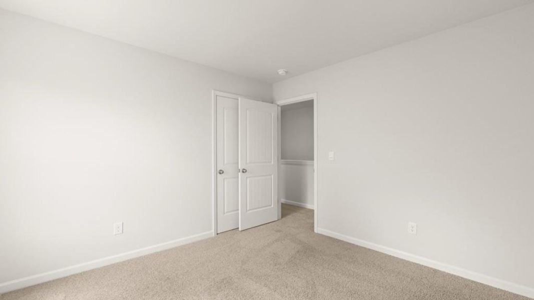 Spacious, unfurnished interior of a new home in Thompson Ridge, Dallas (Image 22).