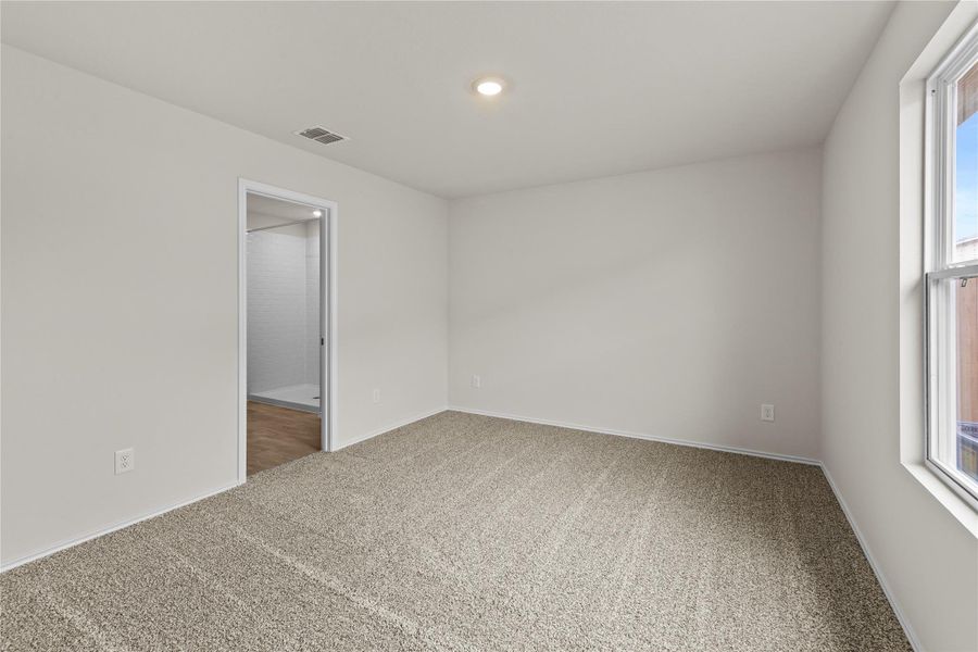 Spacious, unfurnished interior of a new home in Sunset Oaks, Maxwell (Image 13).