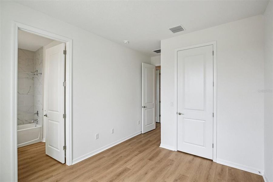 Spacious, unfurnished interior of a new home in , San Antonio (Image 23).