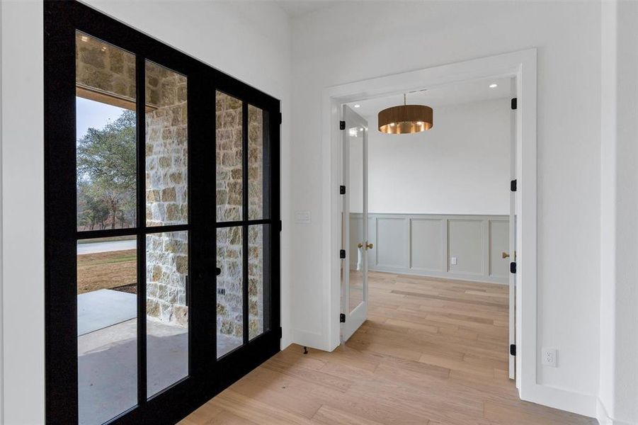 Spacious, unfurnished interior of a new home in , Granbury (Image 21).