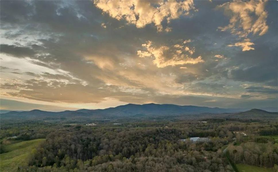Natural landscape and outdoor views near in Talking Rock (Image 72). Natural landscape and outdoor views near in Talking Rock (Image 72).
