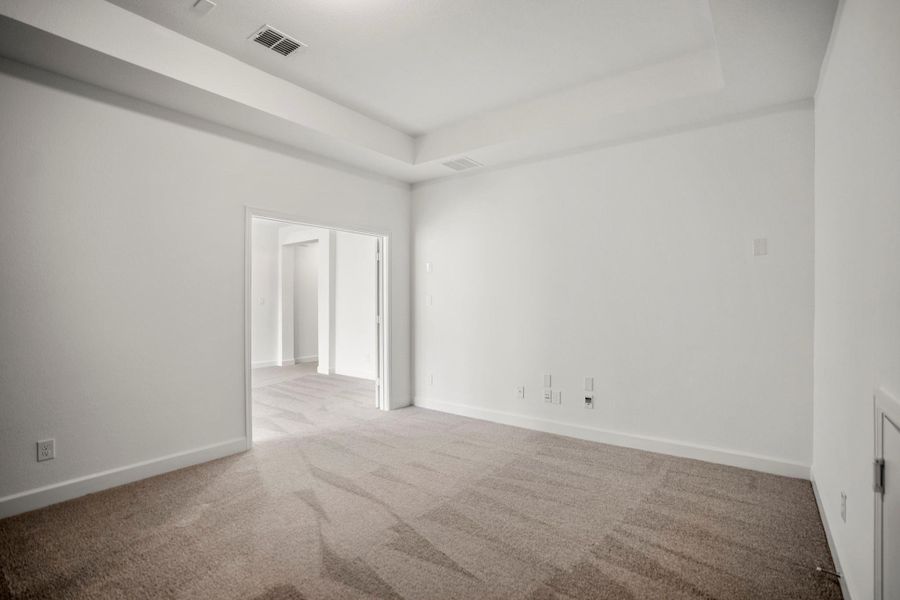 Spacious, unfurnished interior of a new home in Fulbrook on Fulshear Creek, Fulshear (Image 26).