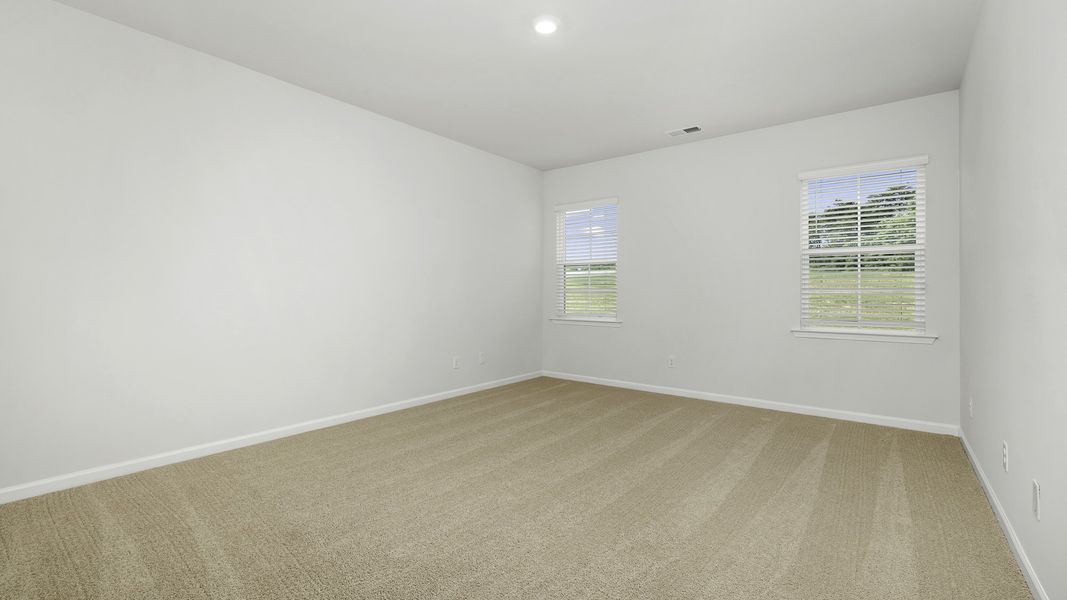 Spacious, unfurnished interior of a new home in Forest Creek, Winston-Salem (Image 17).