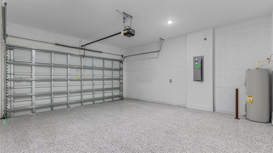 Spacious, unfurnished interior of a new home in , Port St. Lucie (Image 16).