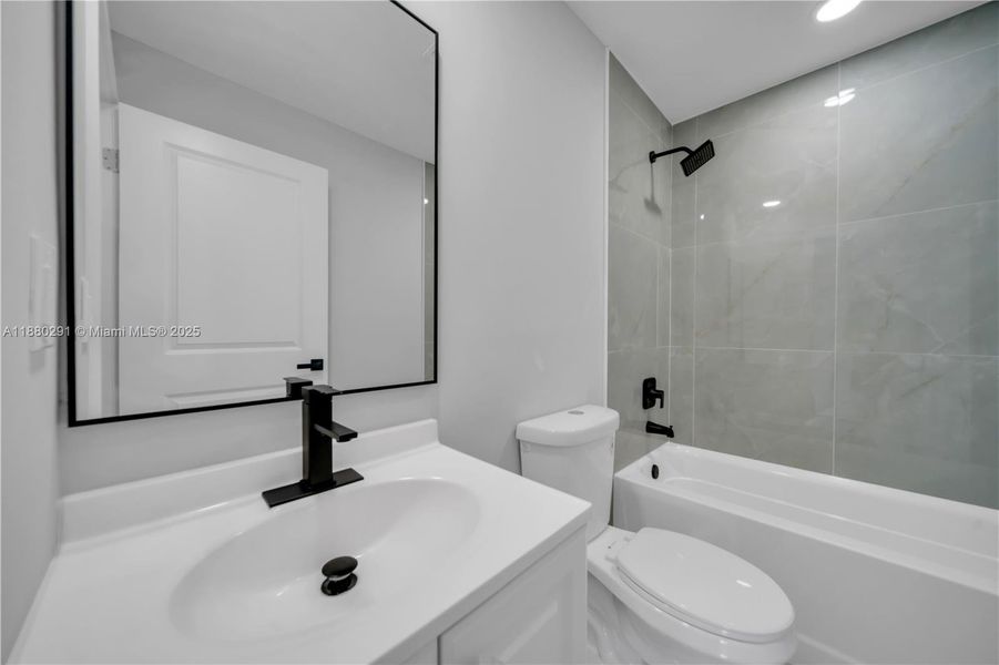 Furnished interior view inside a new home in , Lehigh Acres (Image 3).