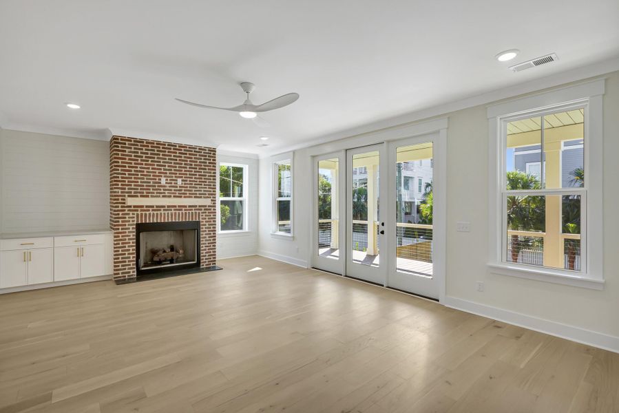 Spacious, unfurnished interior of a new home in , Isle Of Palms (Image 10).