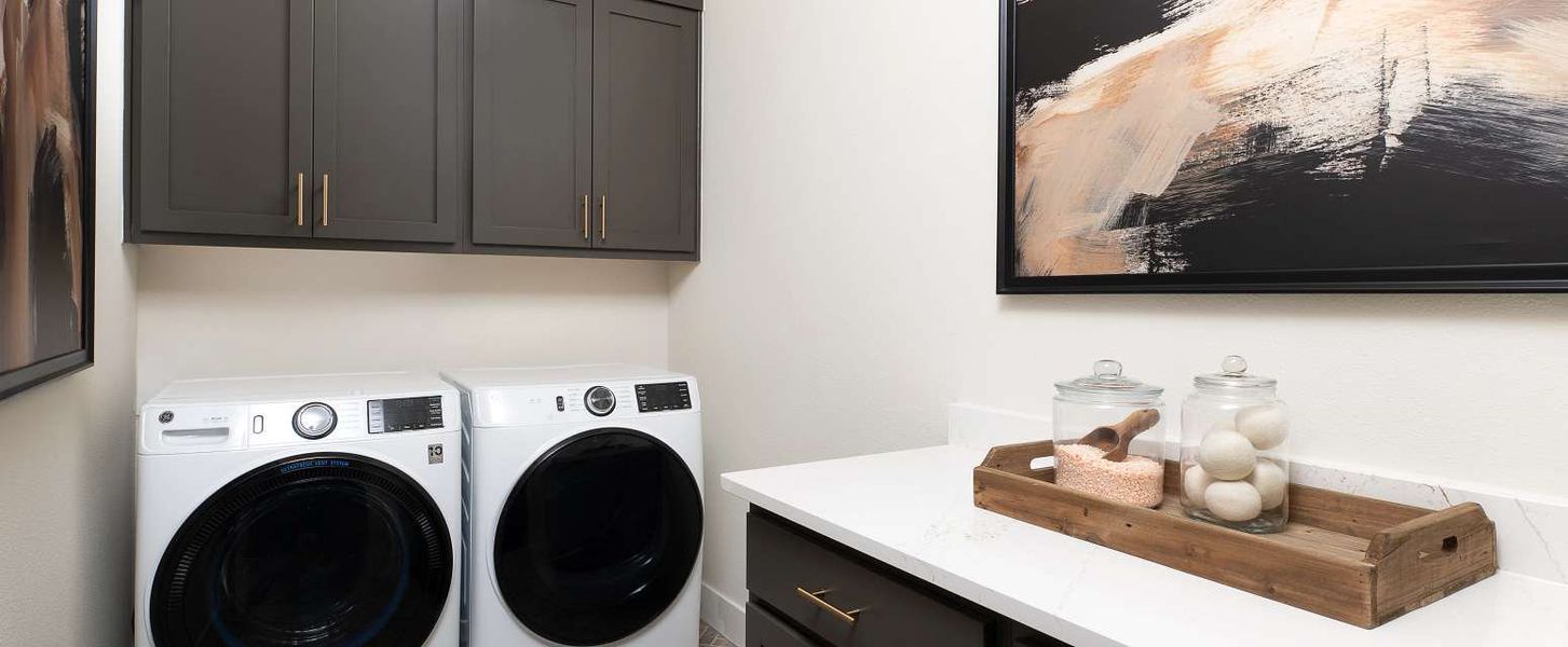 Representative interior finishes for a home built from the Graham by Ashton Woods in Inspiration, Wylie (Image 20).