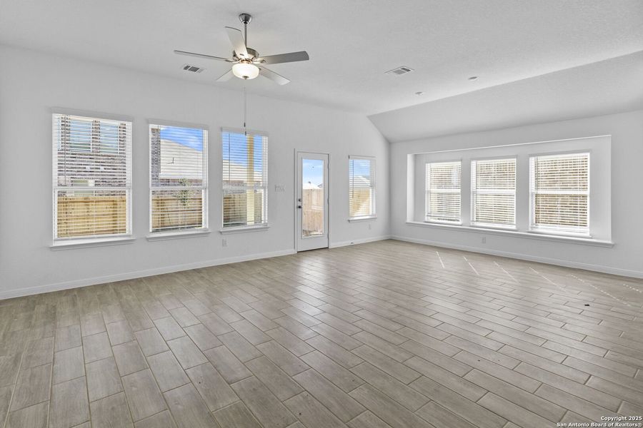 Spacious, unfurnished interior of a new home in Gatehouse: Brookstone II Collection, New Braunfels (Image 20). Spacious, unfurnished interior of a new home in Gatehouse: Brookstone II Collection, New Braunfels (Image 20).