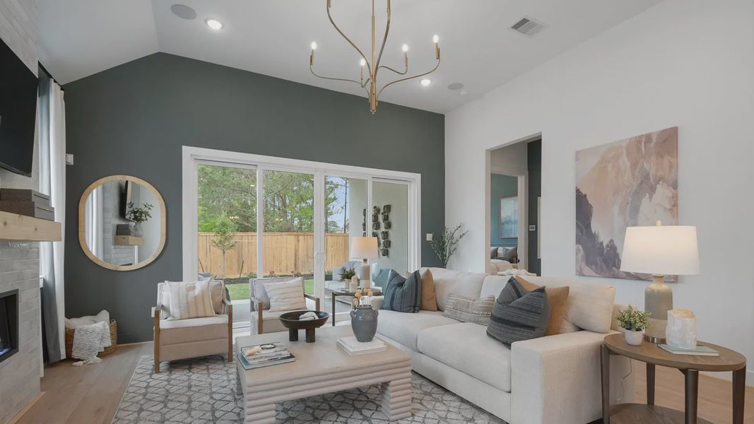 Representative furnished interior of a home built from the Hampton by Chesmar Homes in Wildrye 60', Waller (Image 29).