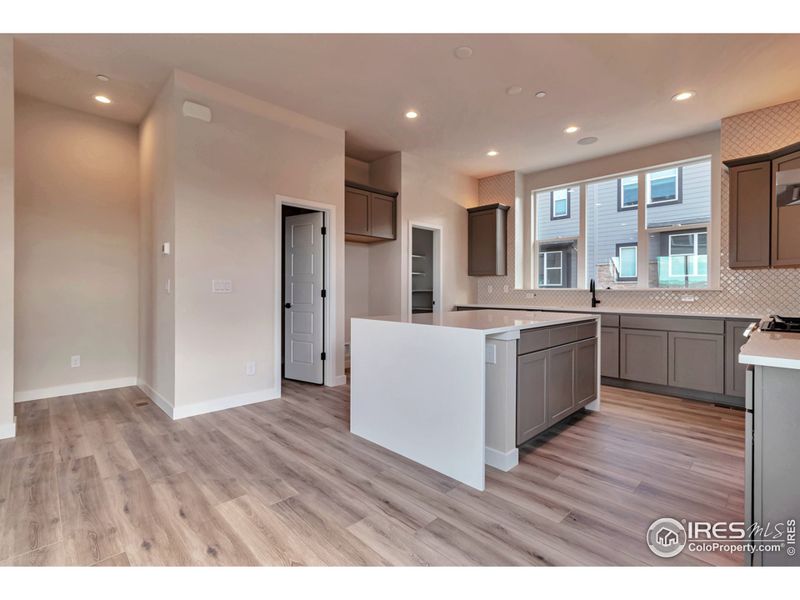 Stunning Kitchen with Quartz Tops