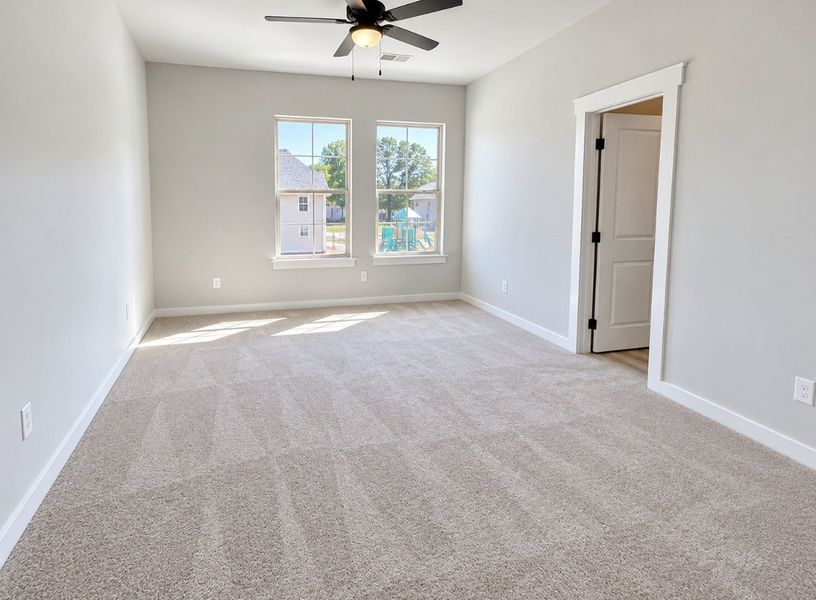 Spacious, unfurnished interior of a new home in Hickory Cove, Burns (Image 19).