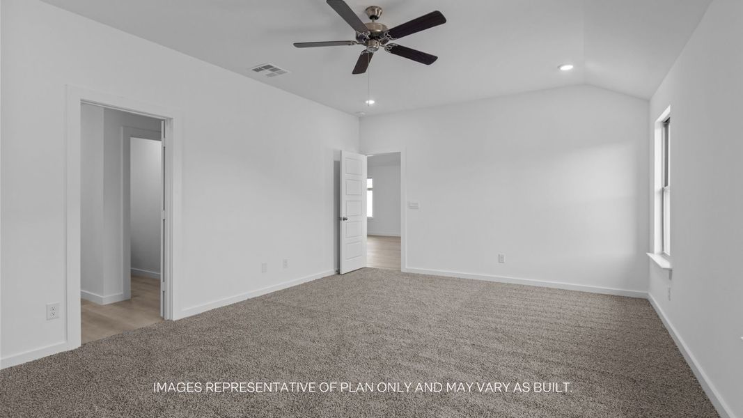 Spacious, unfurnished interior of a new home in Allen Farms, Lubbock (Image 13).