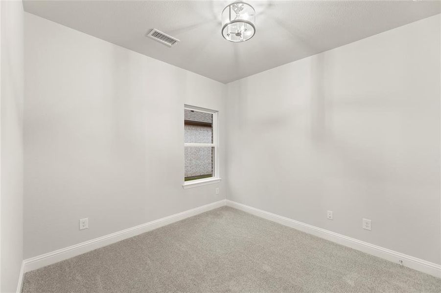 Spacious, unfurnished interior of a new home in Creekside, Royse City (Image 20).