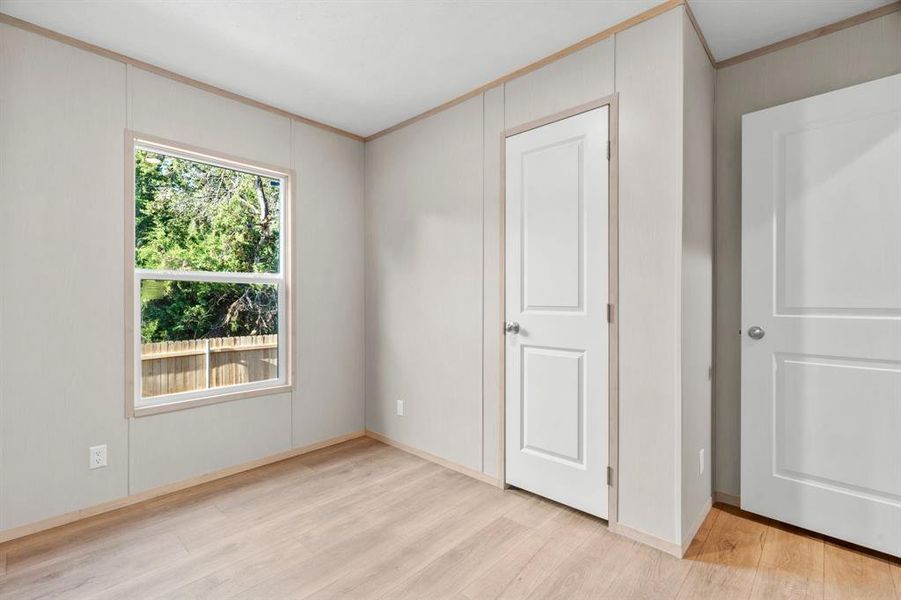 Spacious, unfurnished interior of a new home in , Granbury (Image 14).