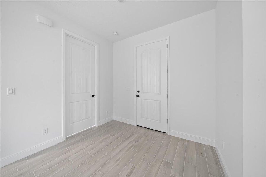 Spacious, unfurnished interior of a new home in , Fort Pierce (Image 20).