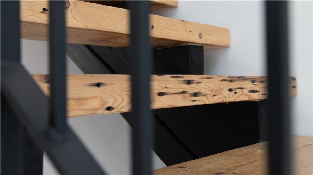 Image 94 of a home in .