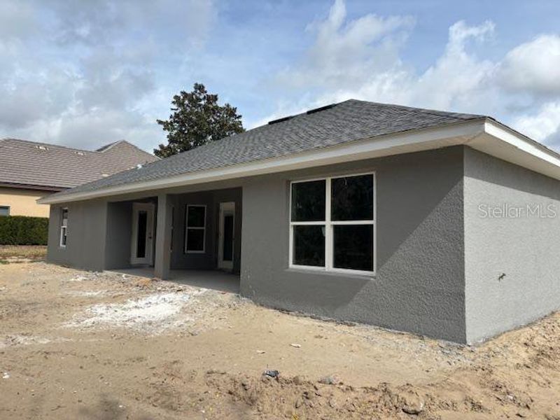 Exterior details and patio area of a home in Juliette Falls, Dunnellon (Image 4).