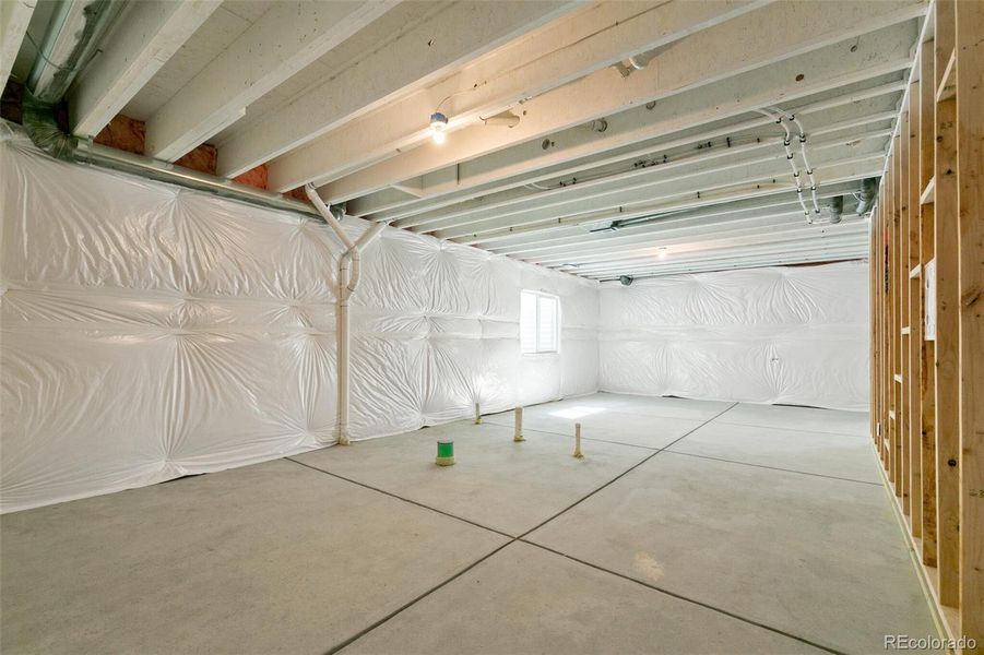 Image 33 of a home in Farmlore.