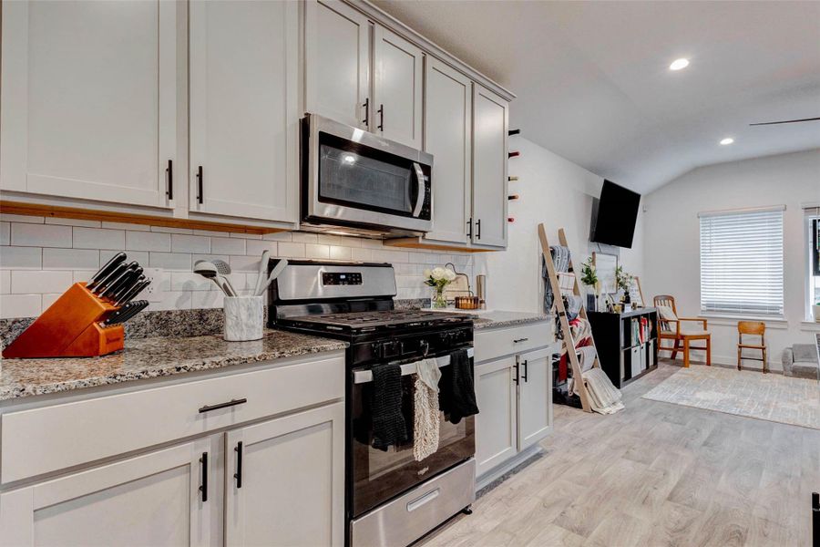 Furnished interior view inside a new home in Tamarron, Fulshear (Image 11). Furnished interior view inside a new home in Tamarron, Fulshear (Image 11).