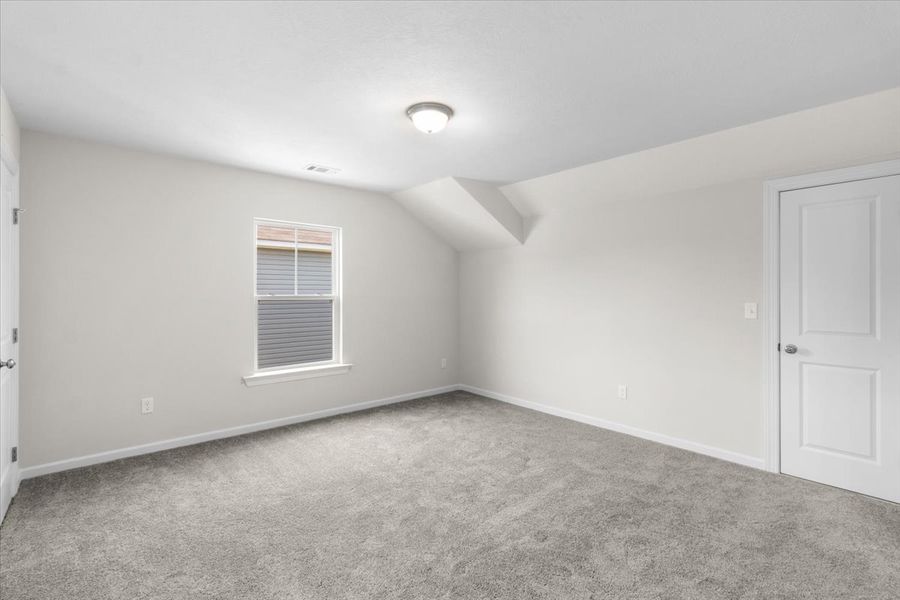 Spacious, unfurnished interior of a new home in Windsor, North Augusta (Image 34).