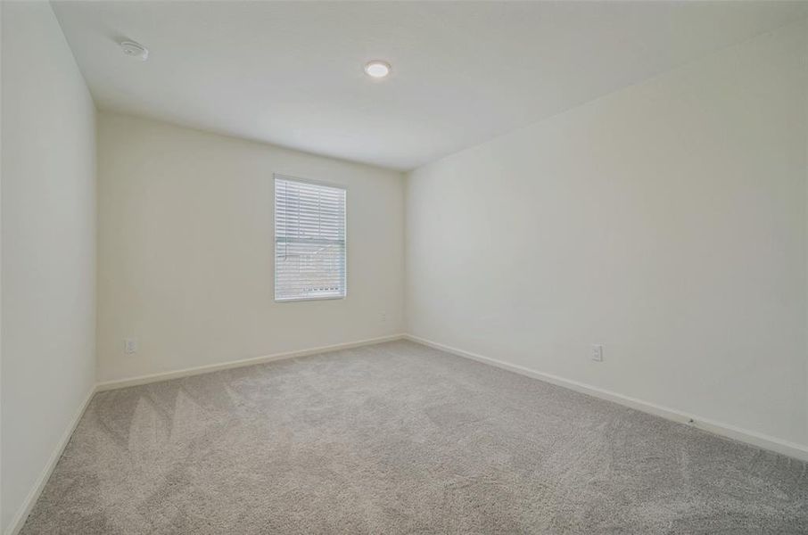 Spacious, unfurnished interior of a new home in Creekview Fossil Ridge, Pilot Point (Image 25).
