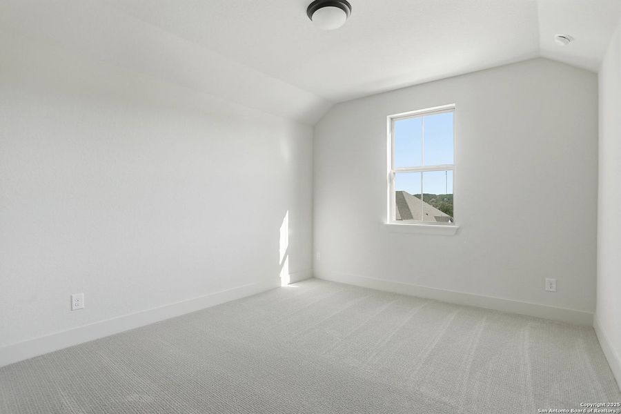Spacious, unfurnished interior of a new home in Kinder Ranch 70's, San Antonio (Image 42).