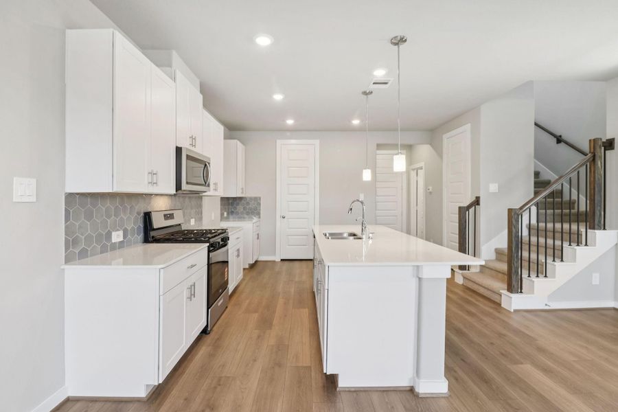 Photo is not of the actual home, but is an inspirational photo of builder’s model home and may depict options, furnishings, and/or decorator features that are not included Photo is not of the actual home, but is an inspirational photo of builder’s model home and may depict options, furnishings, and/or decorator features that are not included