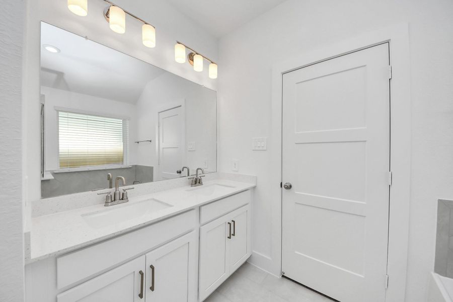 Furnished interior view inside a new home in Laurel Landing: Landmark Collection, Alvin (Image 9).