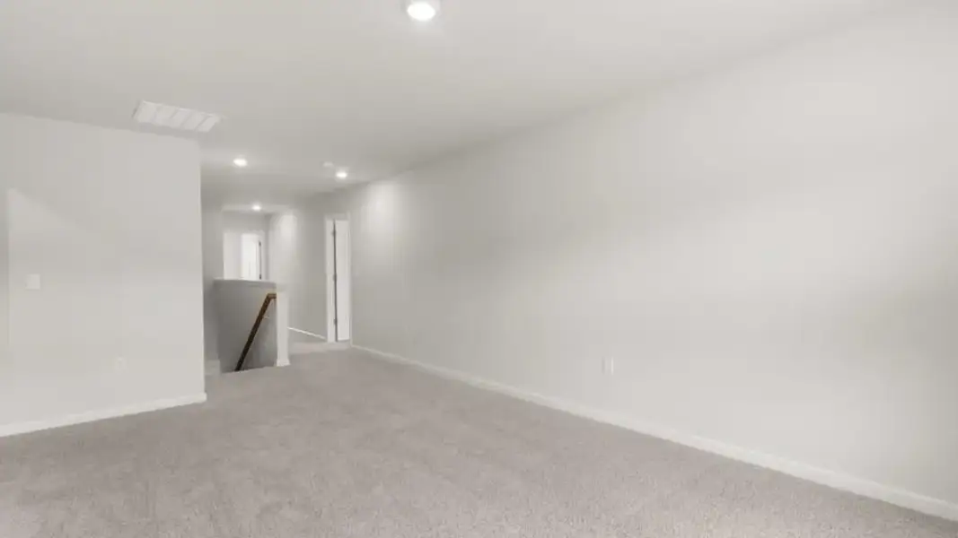 Spacious, unfurnished interior of a new home in Grandview at Lanier, Dawsonville (Image 26).