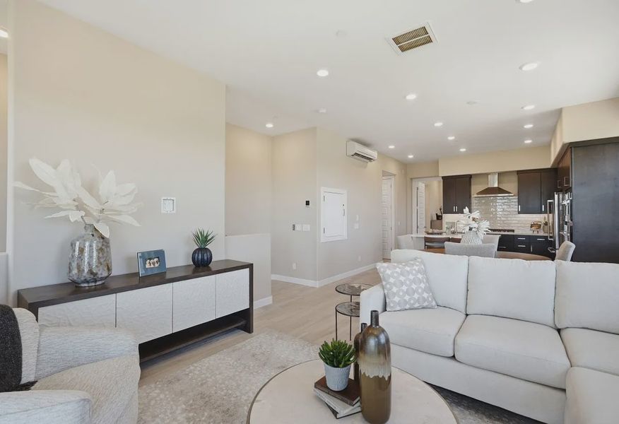 Encanterra Ascent HS 2513 Great Room - 6 of 11 Encanterra Ascent HS 2513 Great Room - 6 of 11