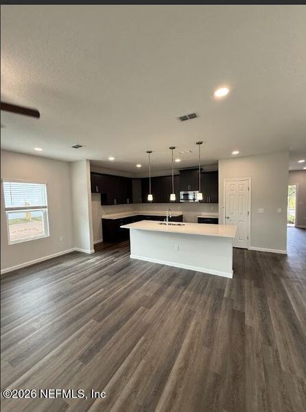 Spacious, unfurnished interior of a new home in , Jacksonville (Image 19).