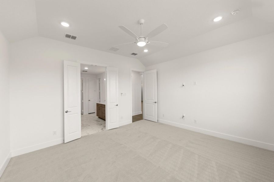 Spacious, unfurnished interior of a new home in Inspiration Collection at Union Park, Little Elm (Image 20). Spacious, unfurnished interior of a new home in Inspiration Collection at Union Park, Little Elm (Image 20).