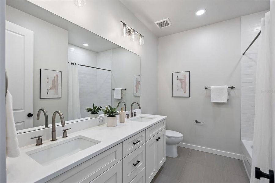 Furnished interior view inside a new home in , St. Petersburg (Image 9).