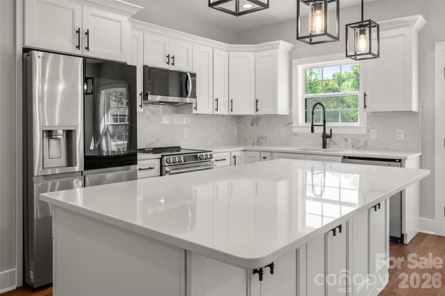 Furnished interior view inside a new home in , Kannapolis (Image 10).