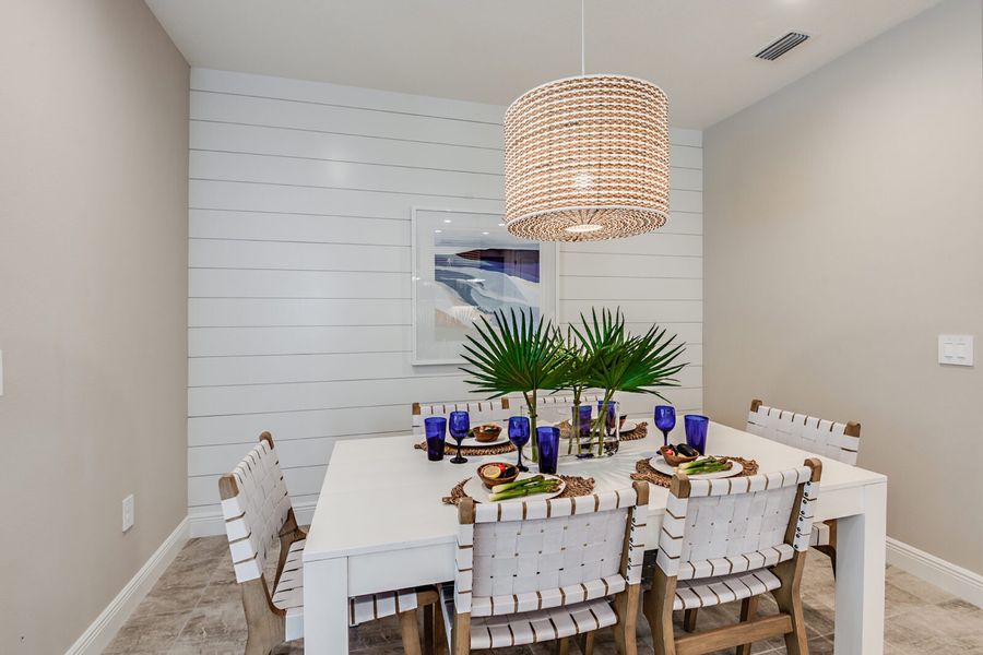 Representative furnished interior of a home built from the Dream 2 by Neal Communities in Palmera, Venice (Image 11).